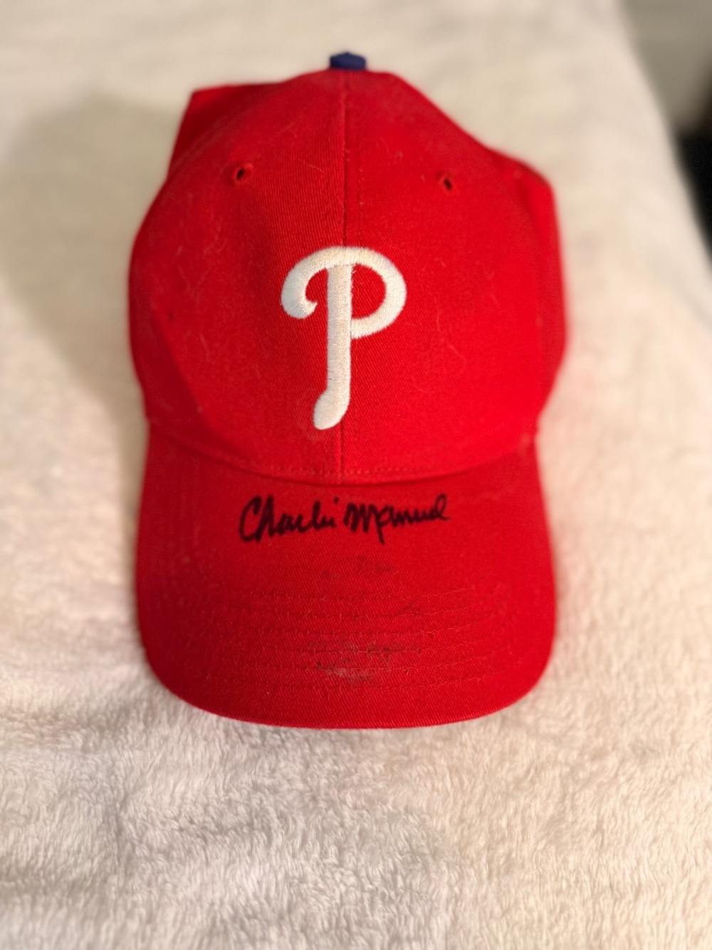 Phildelphia Phillies hat autographed by Charlie Manuel